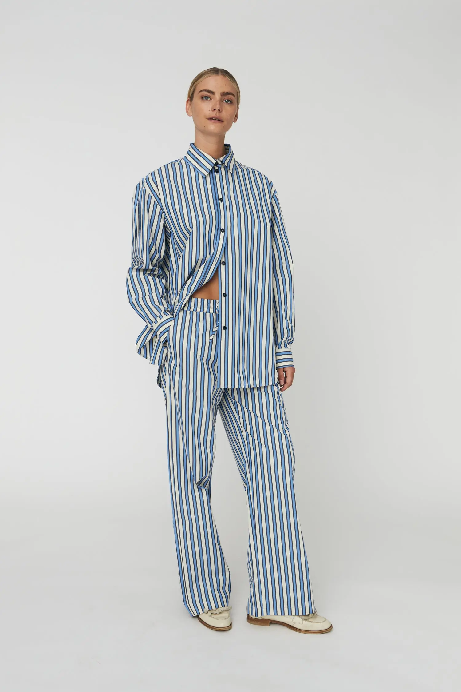 Yarn Dyed Striped Shirt - Creme Blue Stripes